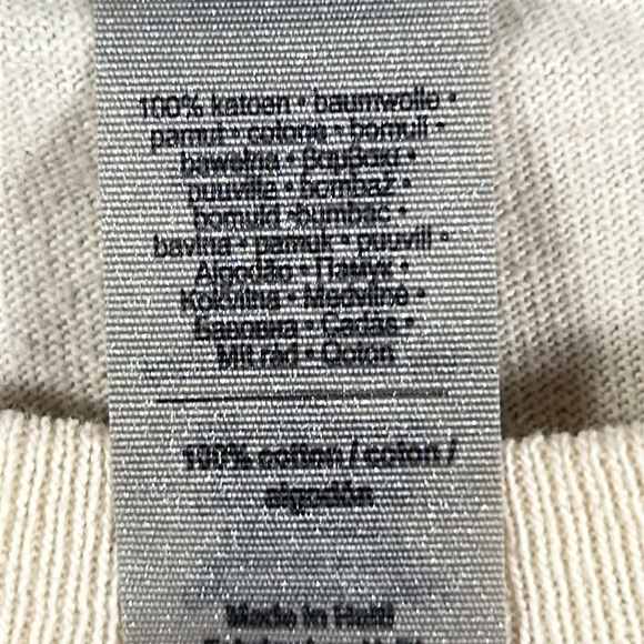 Taylor Swift, RED Taylor’s version graphic T-shirt, size medium - Picture 5 of 7